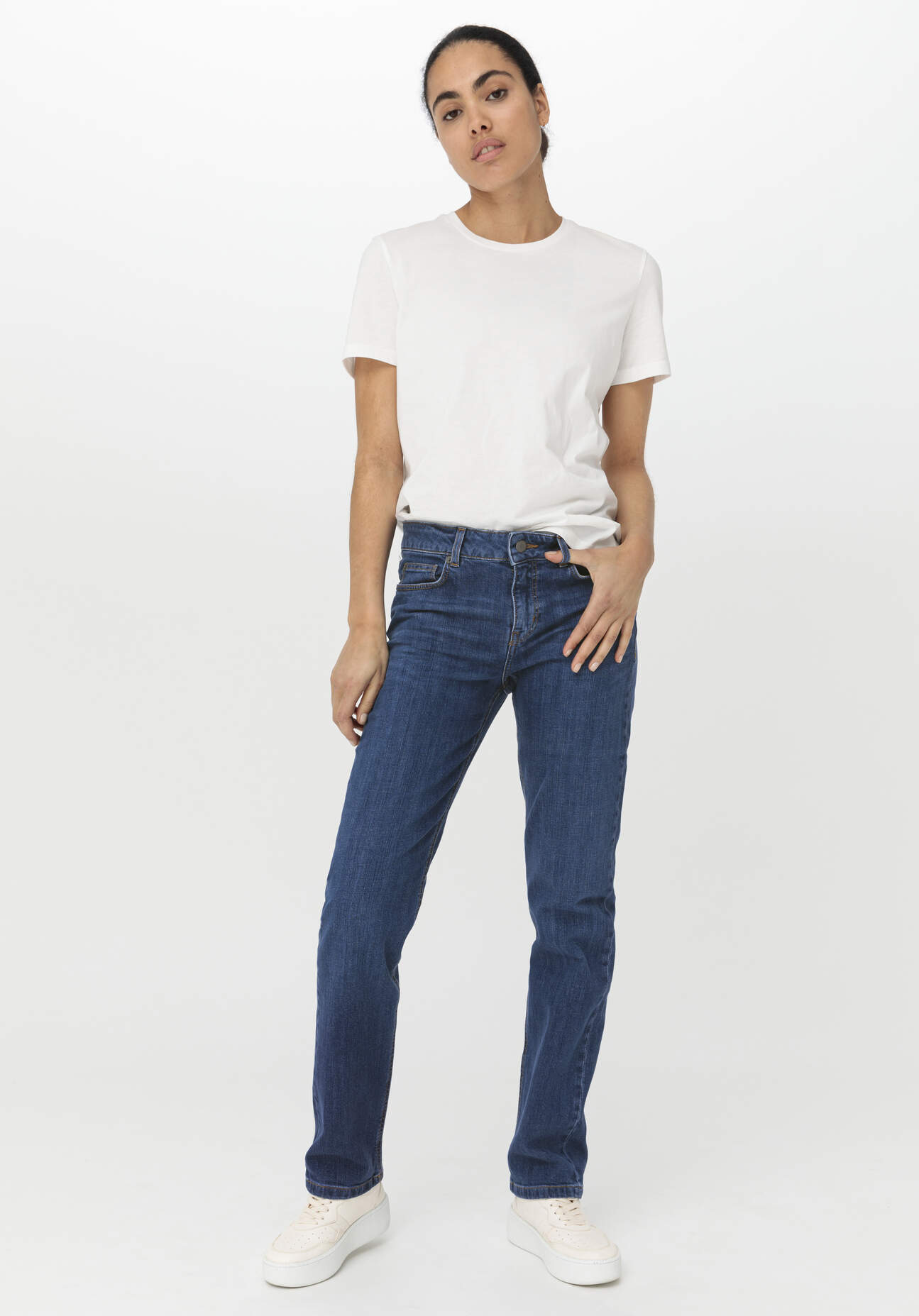 hessnatur Damen Jeans MARIE Mid Rise Straight aus Bio-Denim - blau Grösse32/32