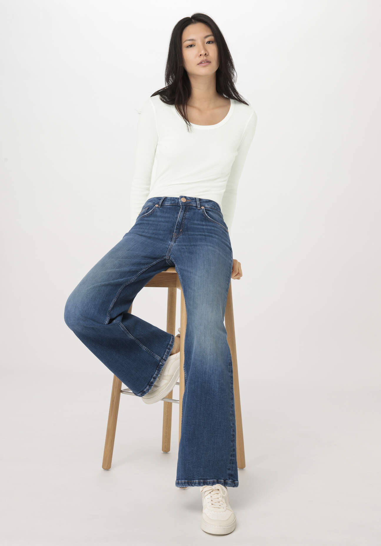 hessnatur Damen Jeans ALVA High Rise Wide Leg aus Bio-Denim - blau Größe 30/32