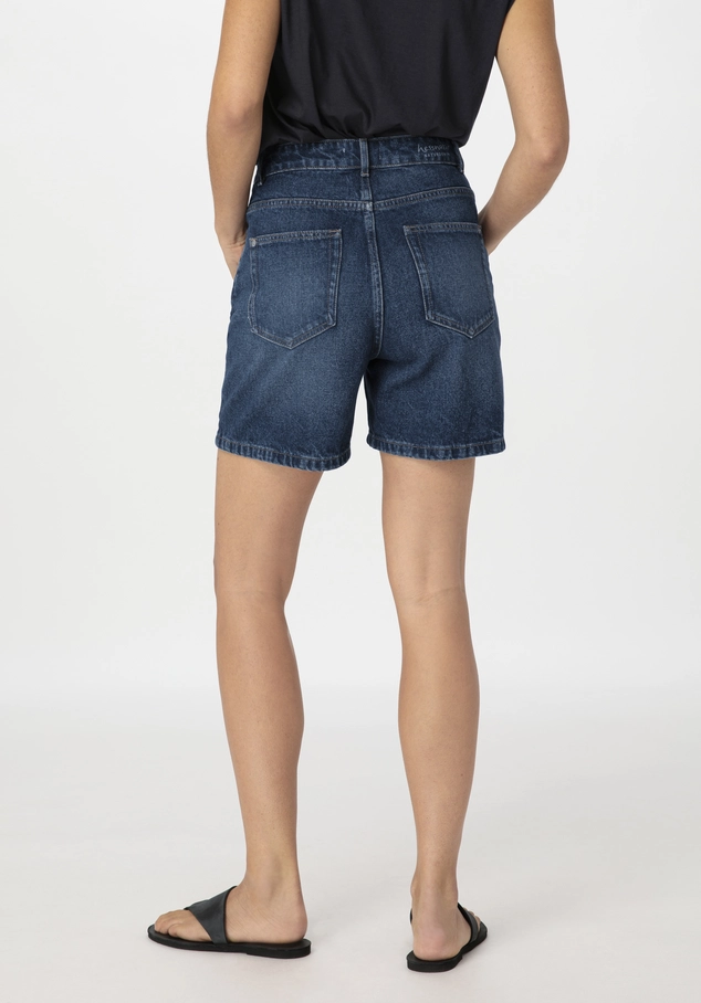 hessnatur, Relaxed jeans shorts made from pure organic denim