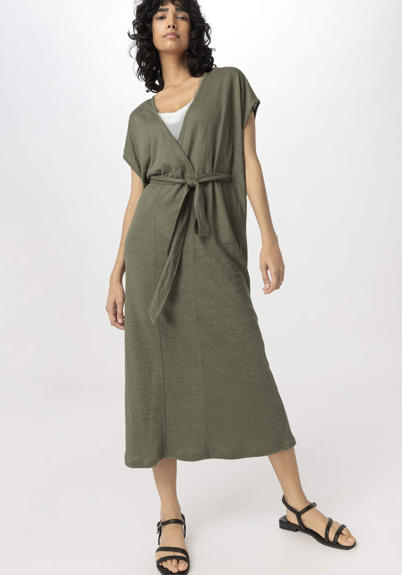 hessnatur Damen Jersey Kleid Midi Relaxed aus Leinen - grün Größe L