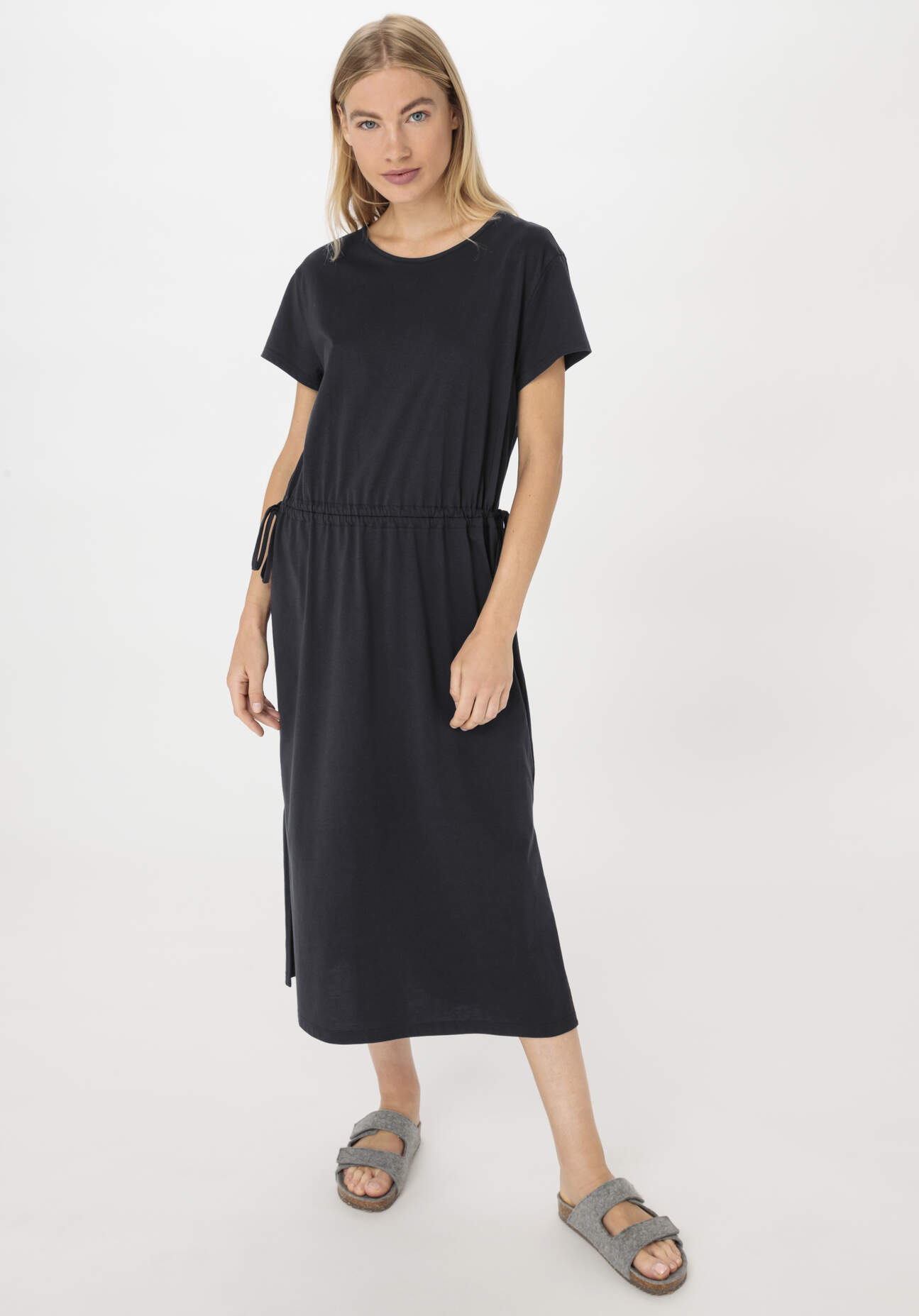 hessnatur Damen Jersey Kleid Midi Regular aus Bio-Baumwolle mit TENCEL™ Lyocell - schwarz Grösse38