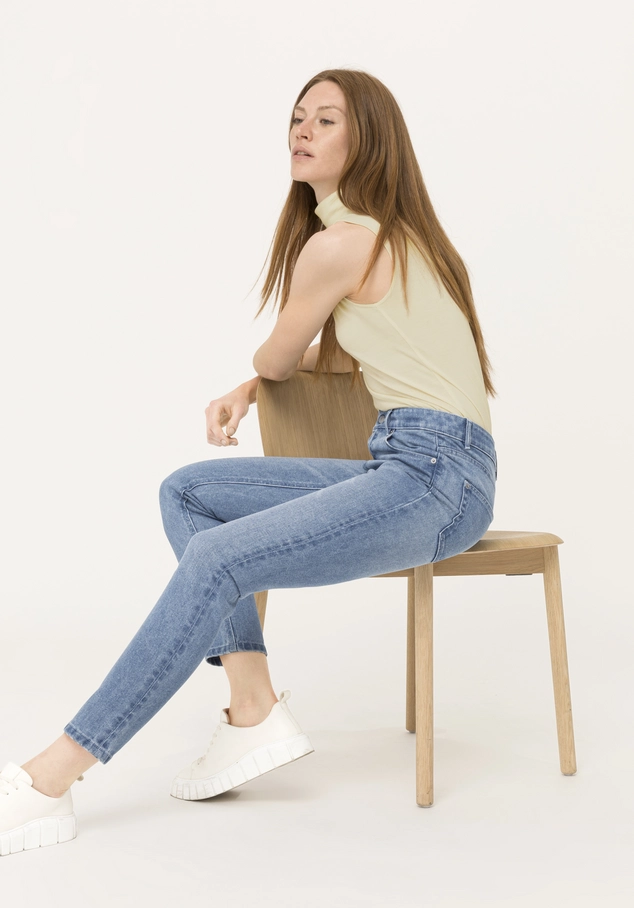 hessnatur, HANNA High Rise Mom jeans made from organic denim
