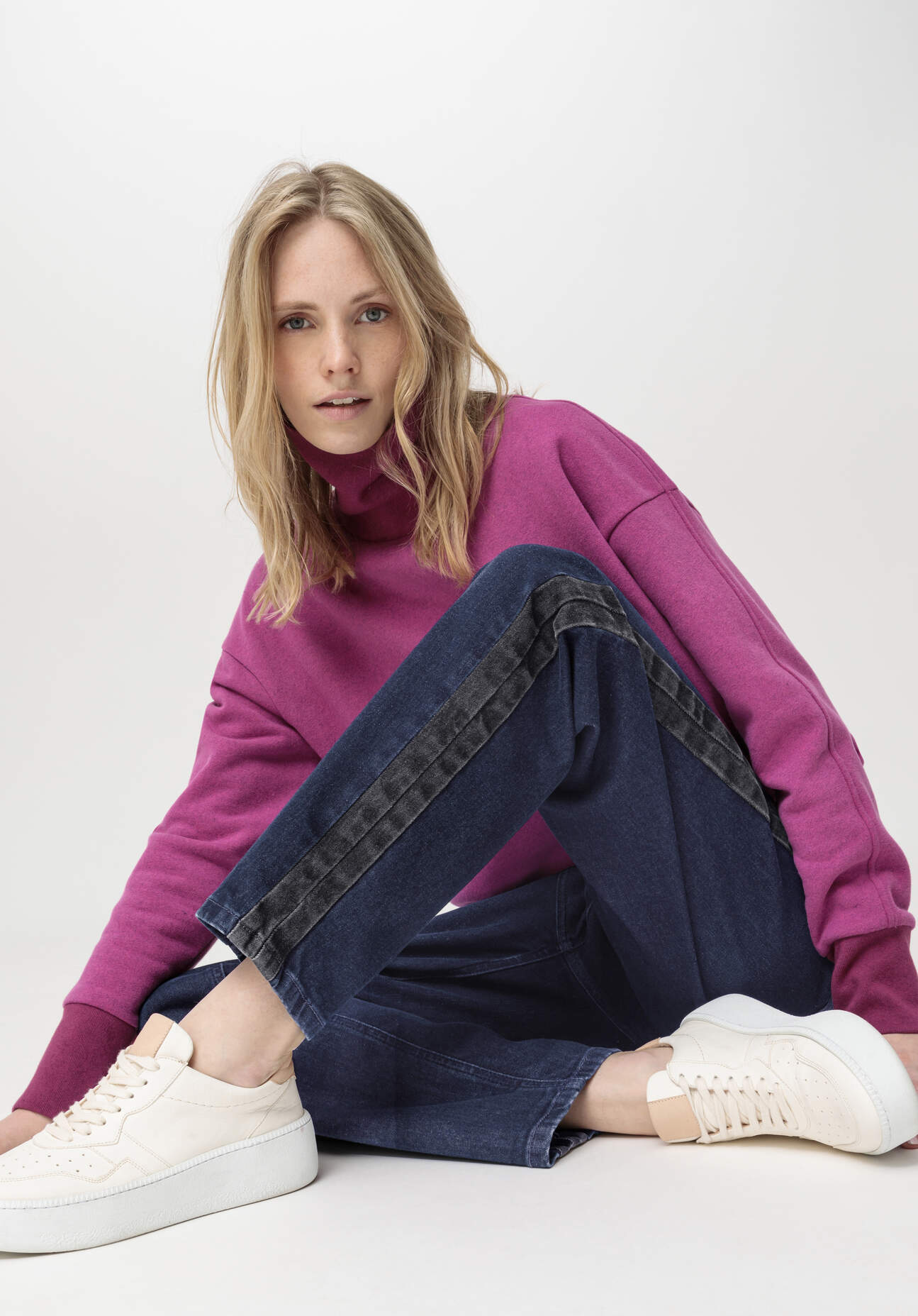 hessnatur Damen Jeans NELE Mid Rise Barrel Leg aus Bio-Denim - blau Grösse32/30