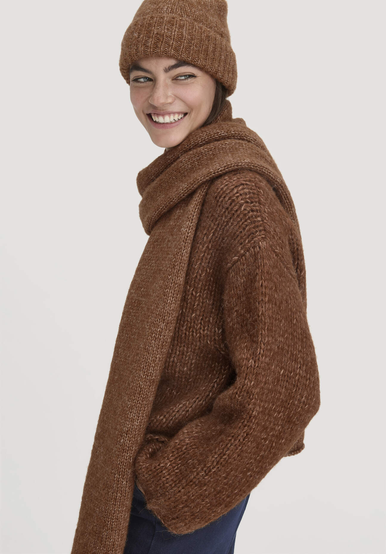 hessnatur Damen Strick Schal aus Alpaka mit Bio-Pima-Baumwolle - braun Grösse28x184 cm