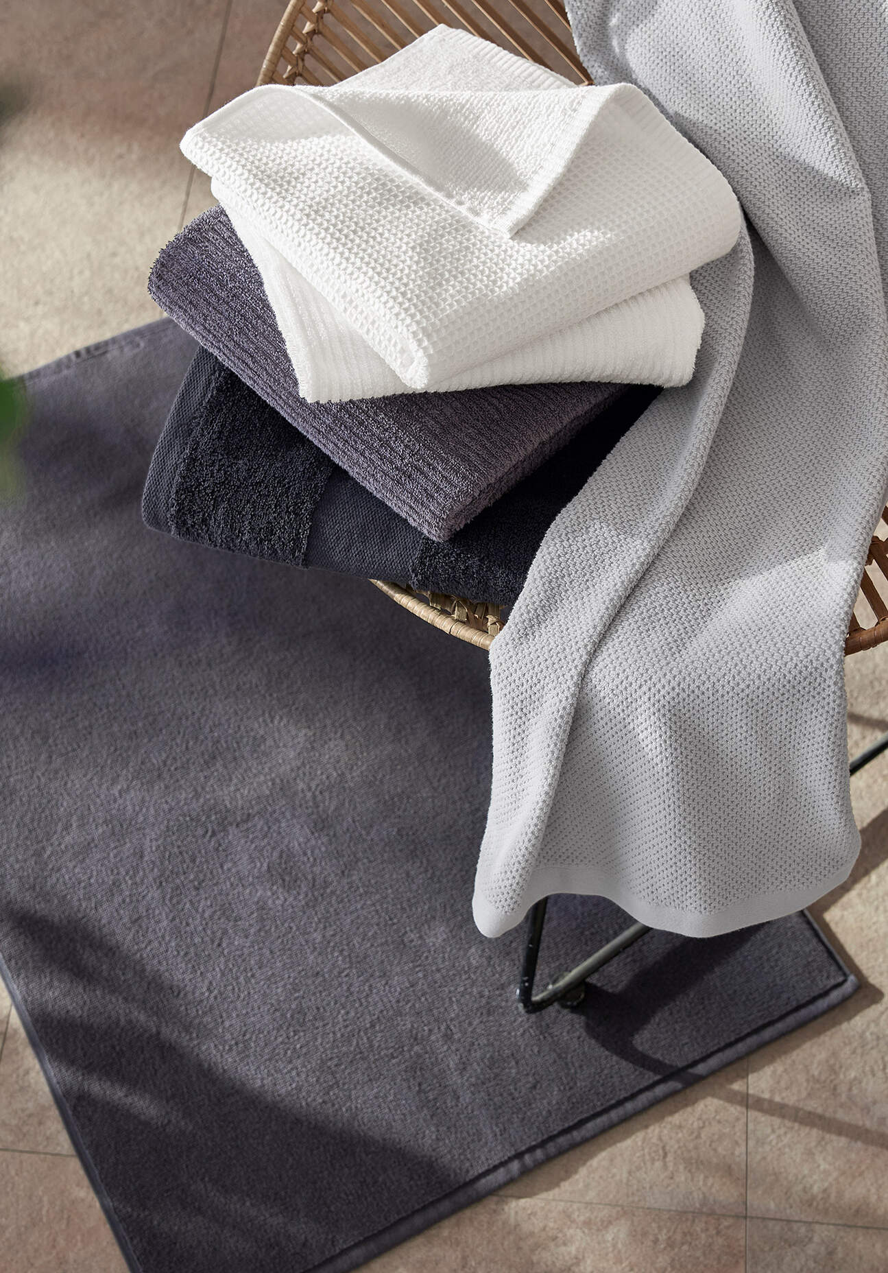 hessnatur Frottier Badematte aus Bio-Baumwolle - grau - Größe 50x80 cm günstig online kaufen