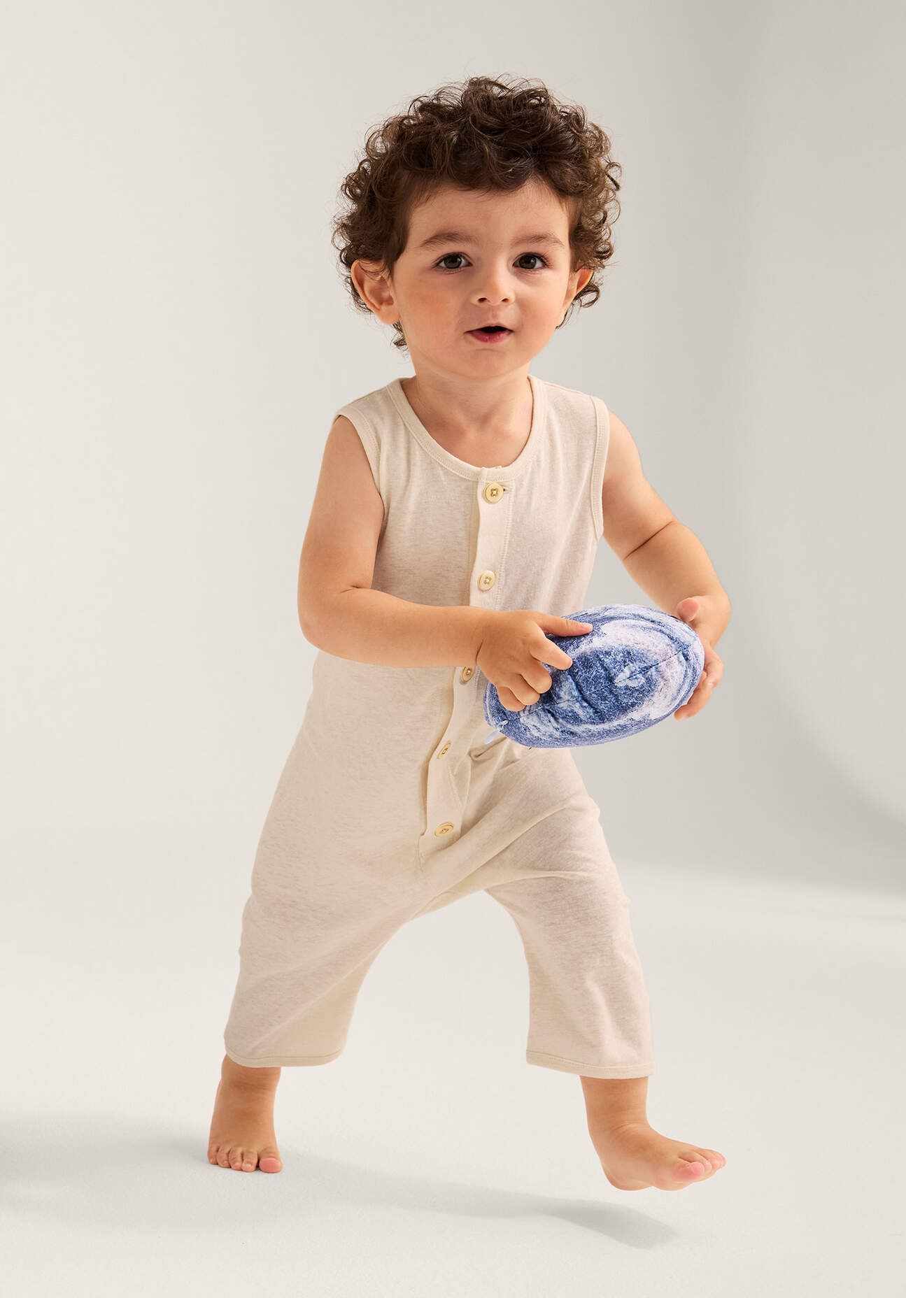 hessnatur Baby Strampler Regular aus Bio-Baumwolle mit Leinen - naturfarben Grösse86/92