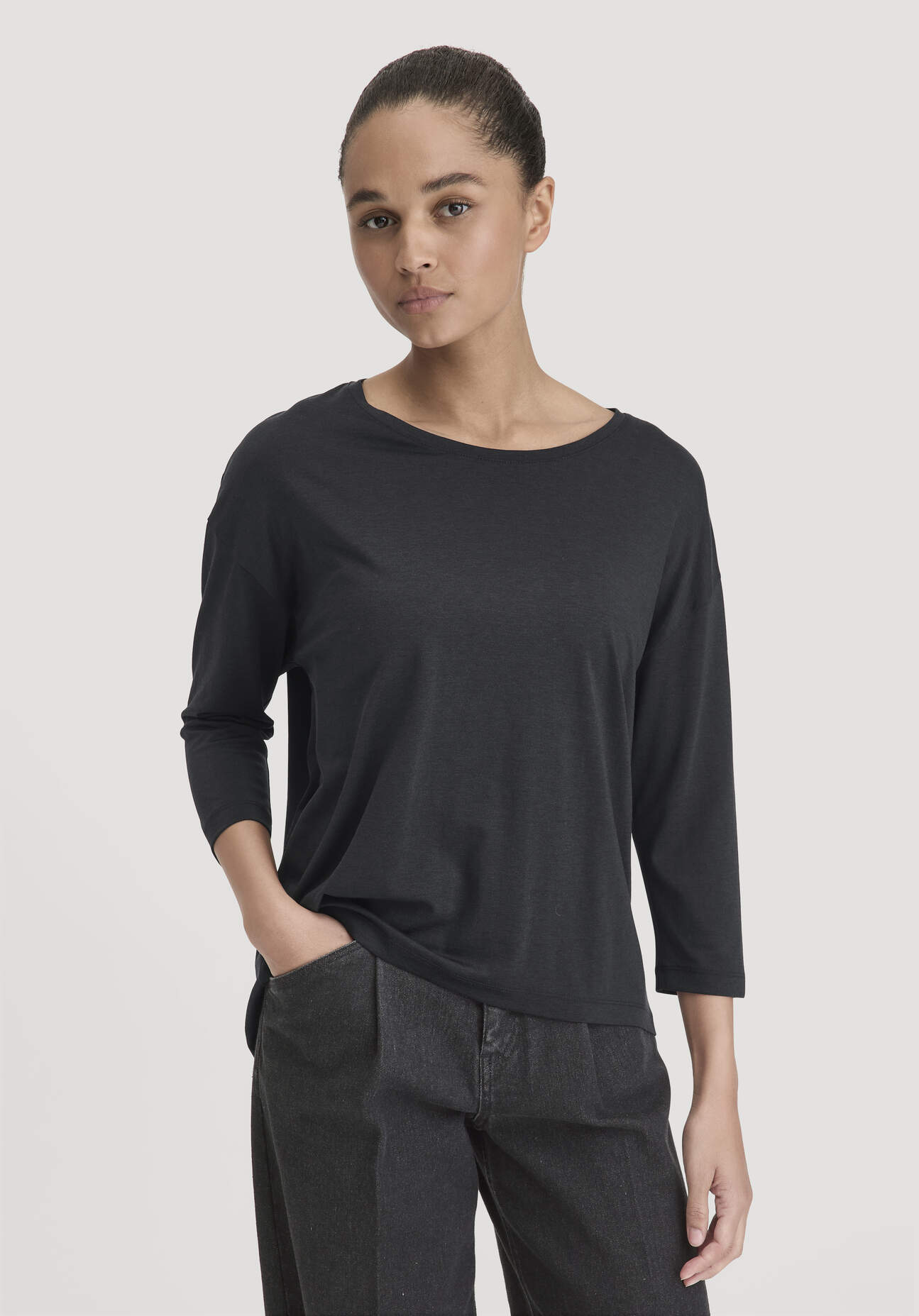 hessnatur Damen Longsleeve Oversize aus TENCEL™ Lyocell mit Bio-Baumwolle - schwarz Größe XS
