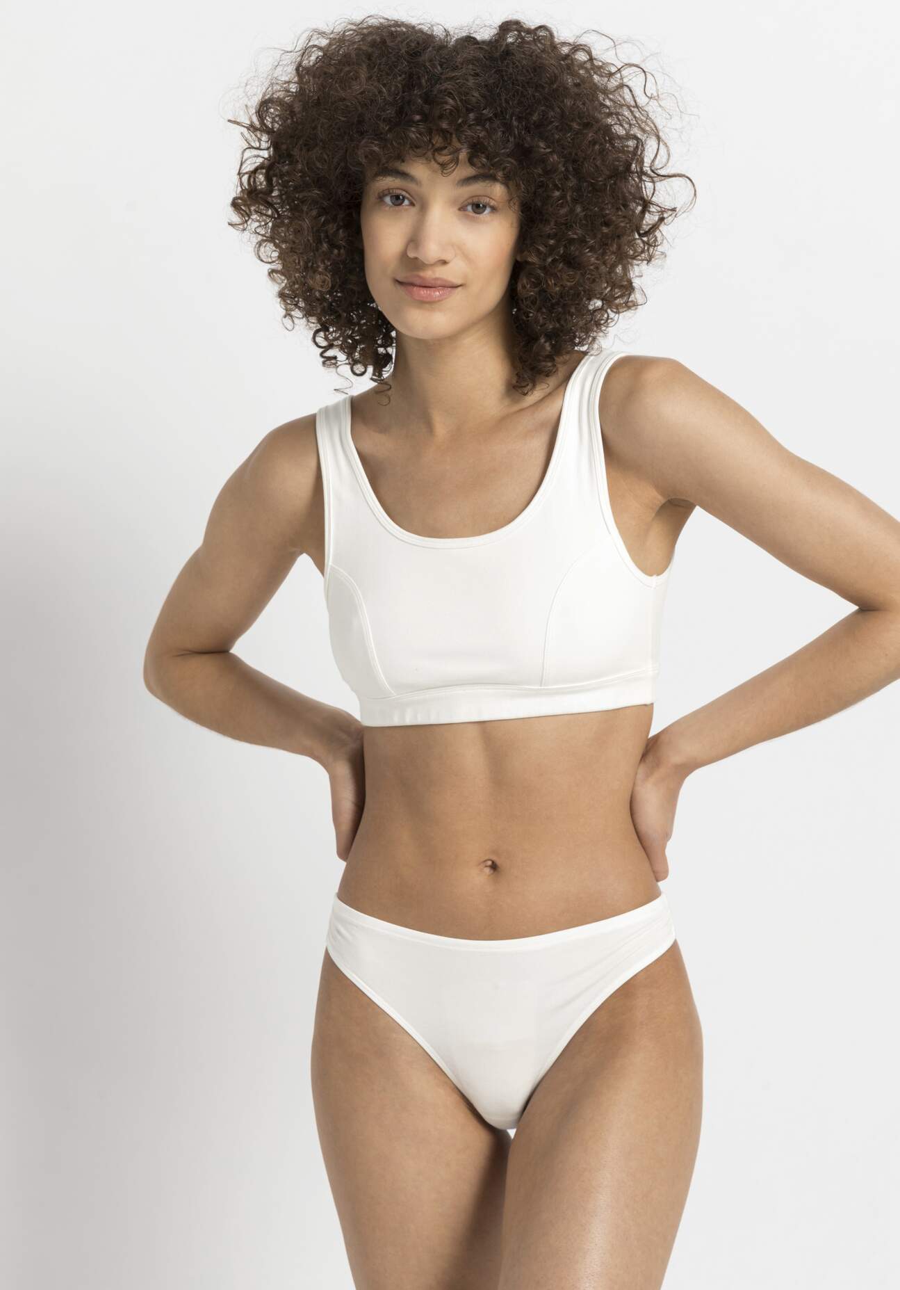 hessnatur Damen Brasilslip regular cut aus Bio-Baumwolle mit TENCEL™Modal - weiß Grösse48