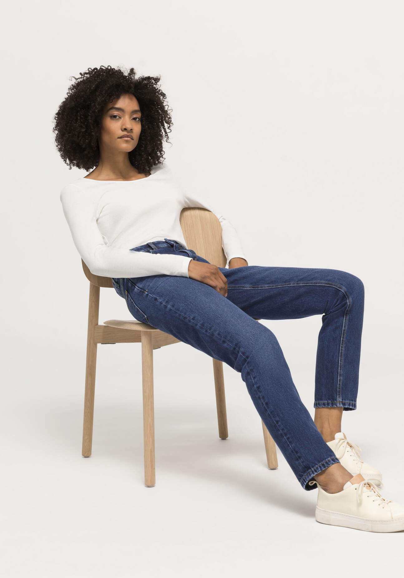 hessnatur Damen Jeans HANNA High Rise Mom aus Bio-Denim - blau Grösse25/30