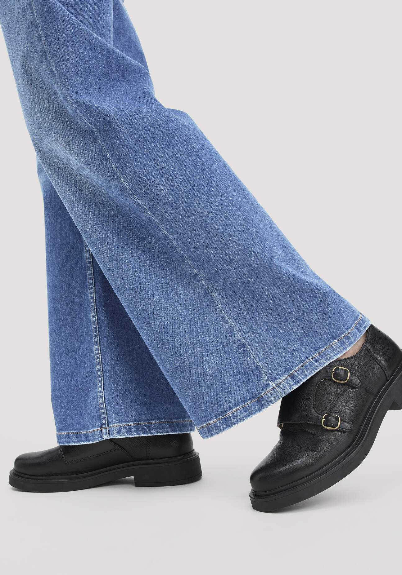 hessnatur Damen Loafer Monk aus chromfrei gegerbtem Leder - schwarz Größe 37