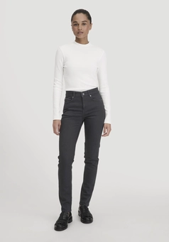 LEA Slim jeans made from organic denim