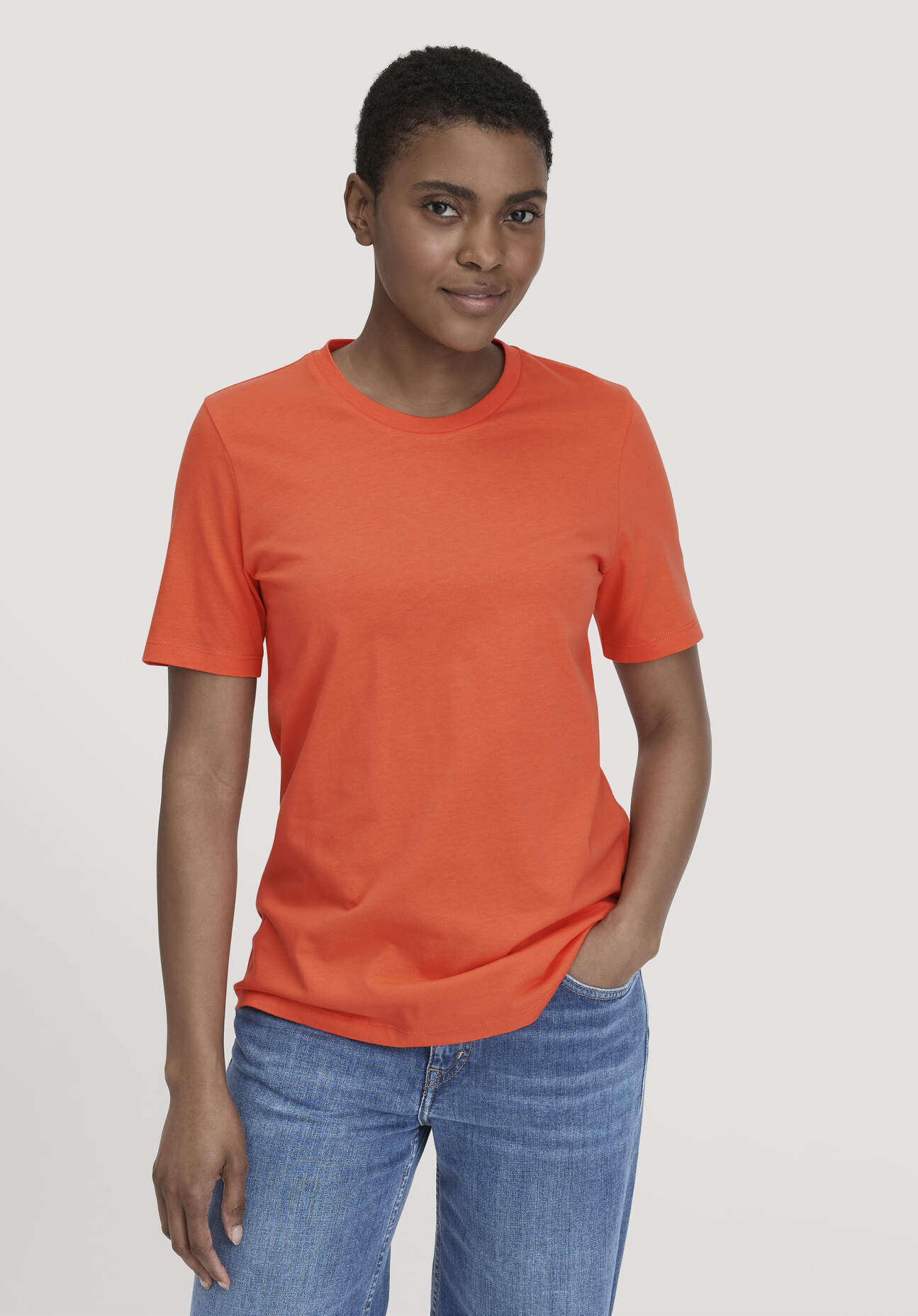 hessnatur Damen T-Shirt Regular aus Bio-Baumwolle - rot Größe 46