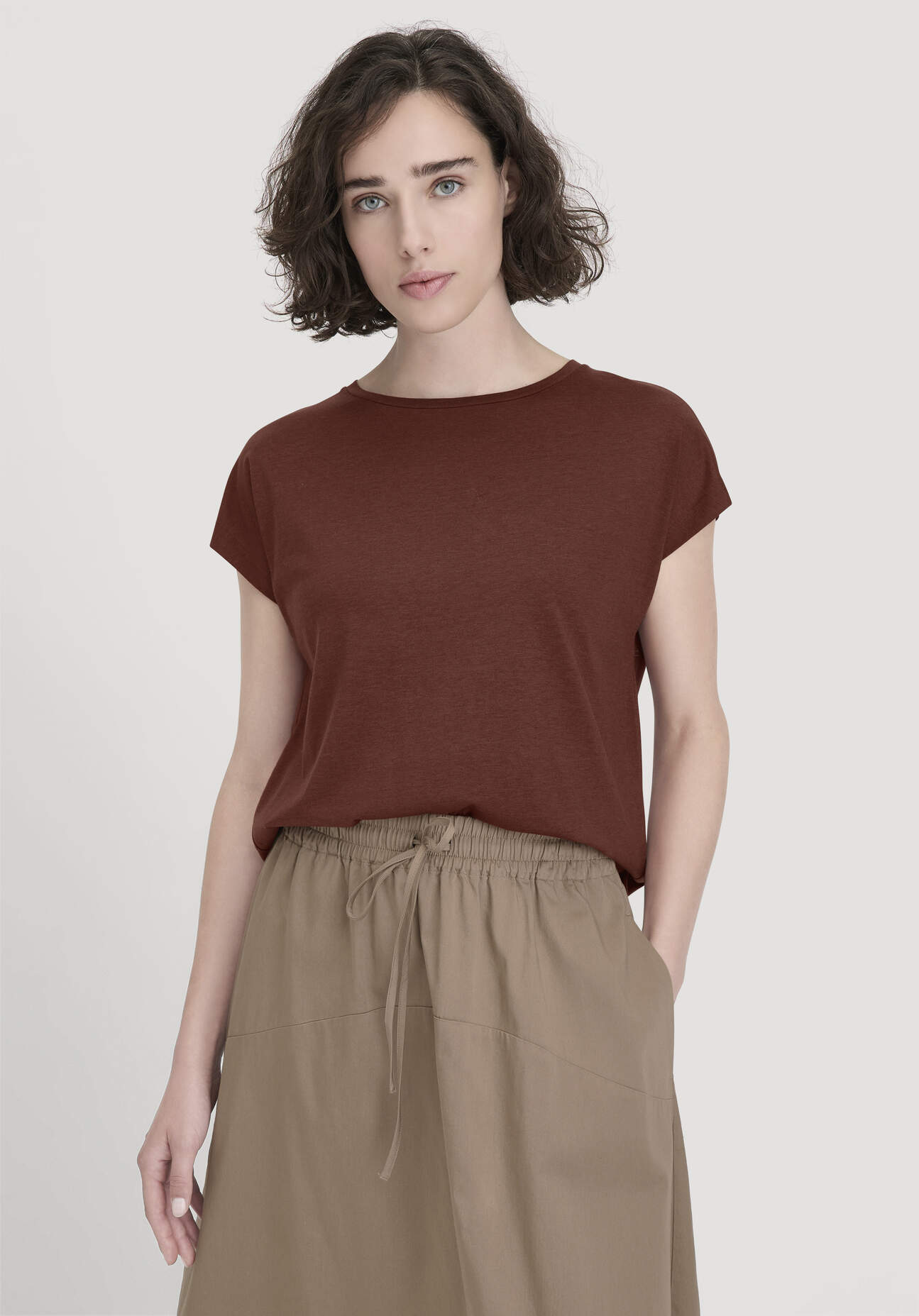 hessnatur Damen T-Shirt Oversize aus TENCEL™ Lyocell mit Bio-Baumwolle - braun Größe XL