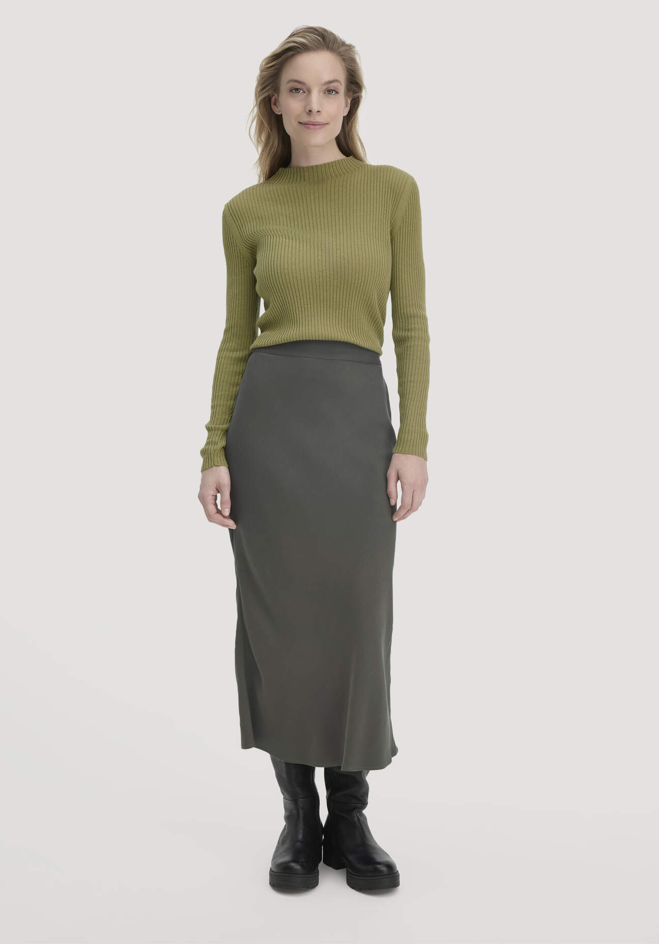 Thumbnail - hessnatur Damen Rock Midi Regular aus LENZING™ ECOVERO™ Viskose - grün - Größe 40