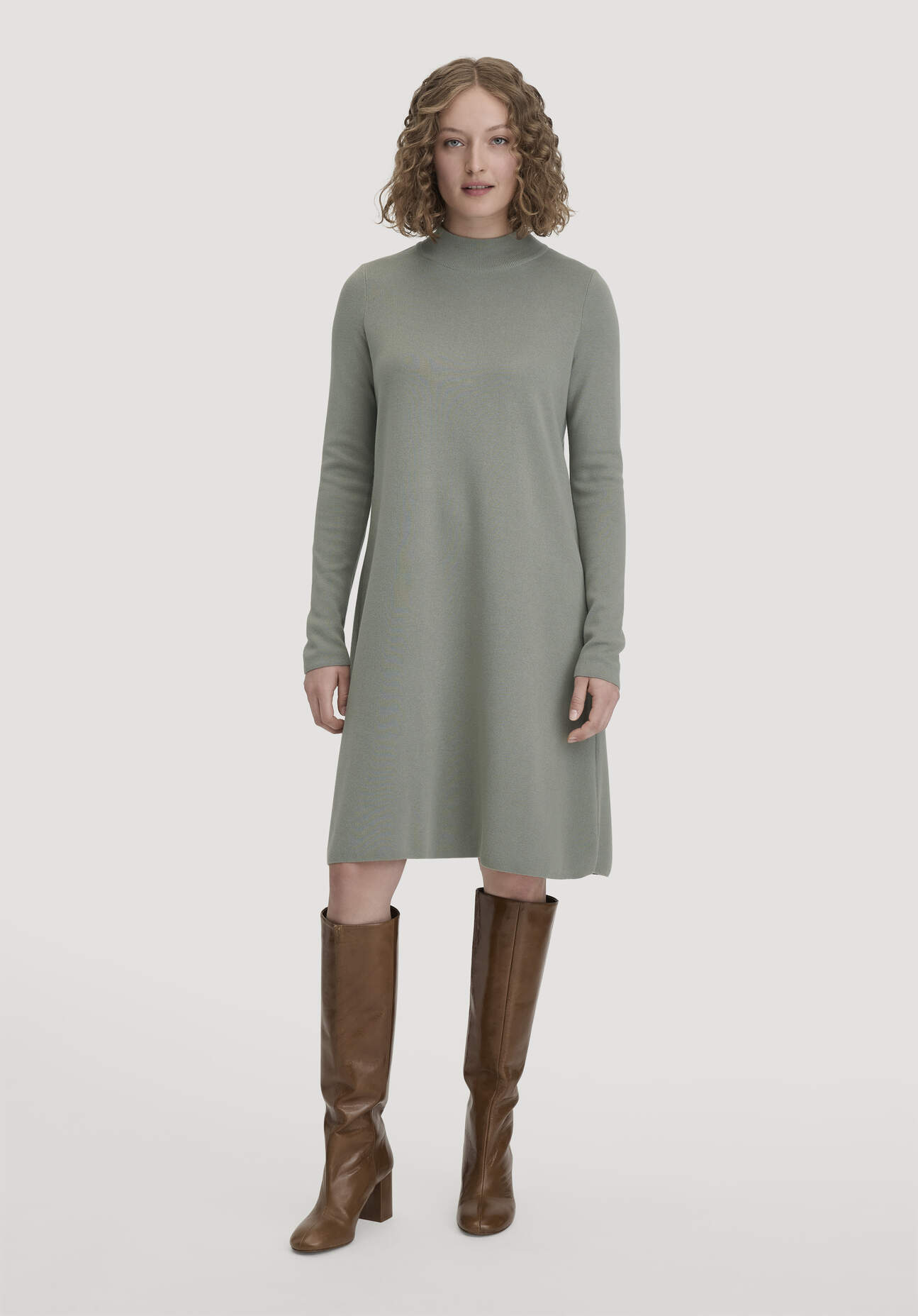 hessnatur Damen Strick Kleid Relaxed aus TENCEL™ Lyocell mit Bio-Baumwolle - grün Größe XXL