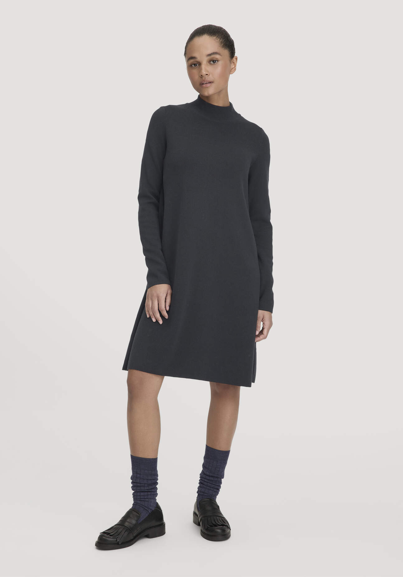 hessnatur Damen Strick Kleid Relaxed aus TENCEL™ Lyocell mit Bio-Baumwolle - schwarz Größe XL