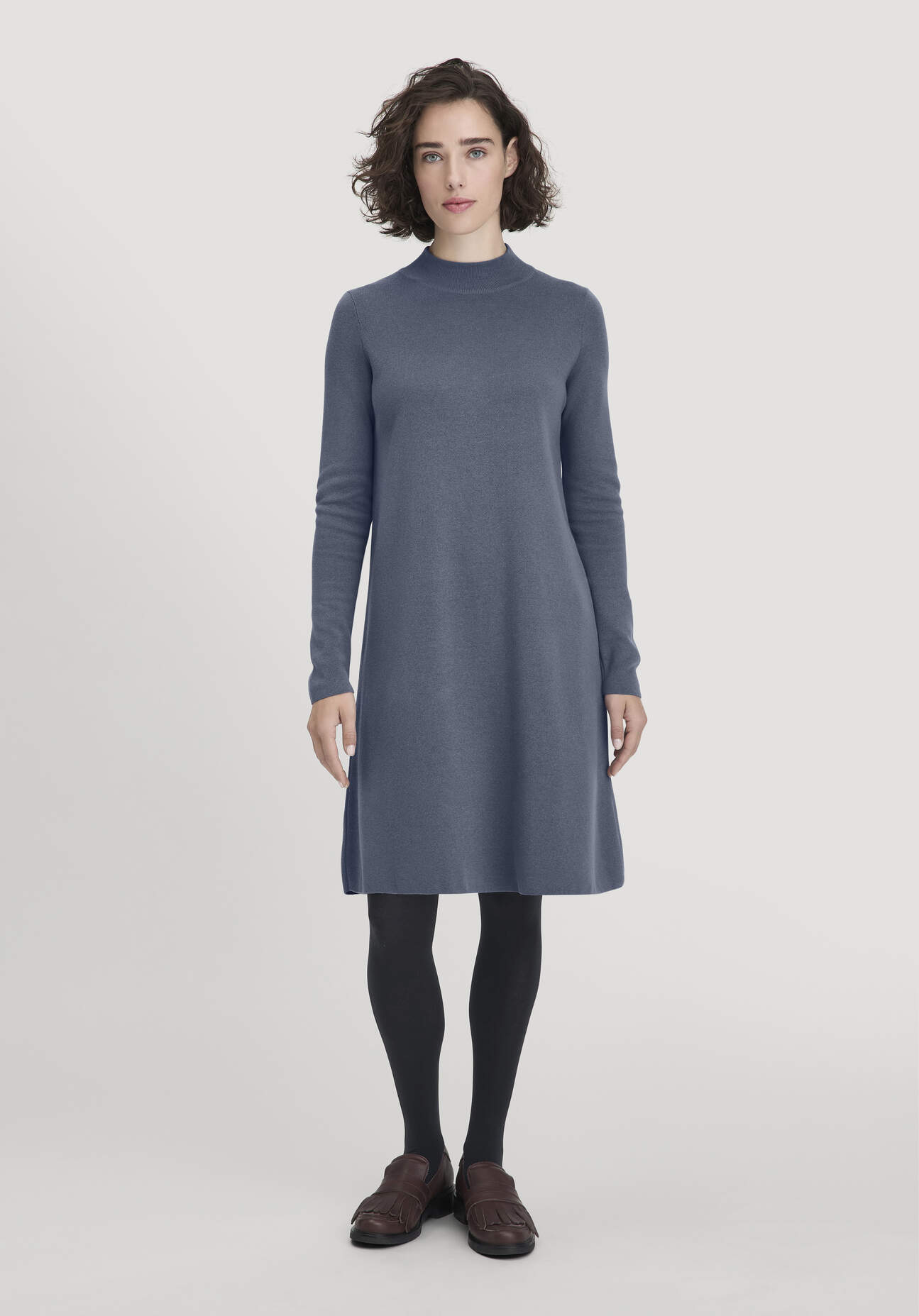 hessnatur Damen Strick Kleid Relaxed aus TENCEL™ Lyocell mit Bio-Baumwolle - blau Größe L