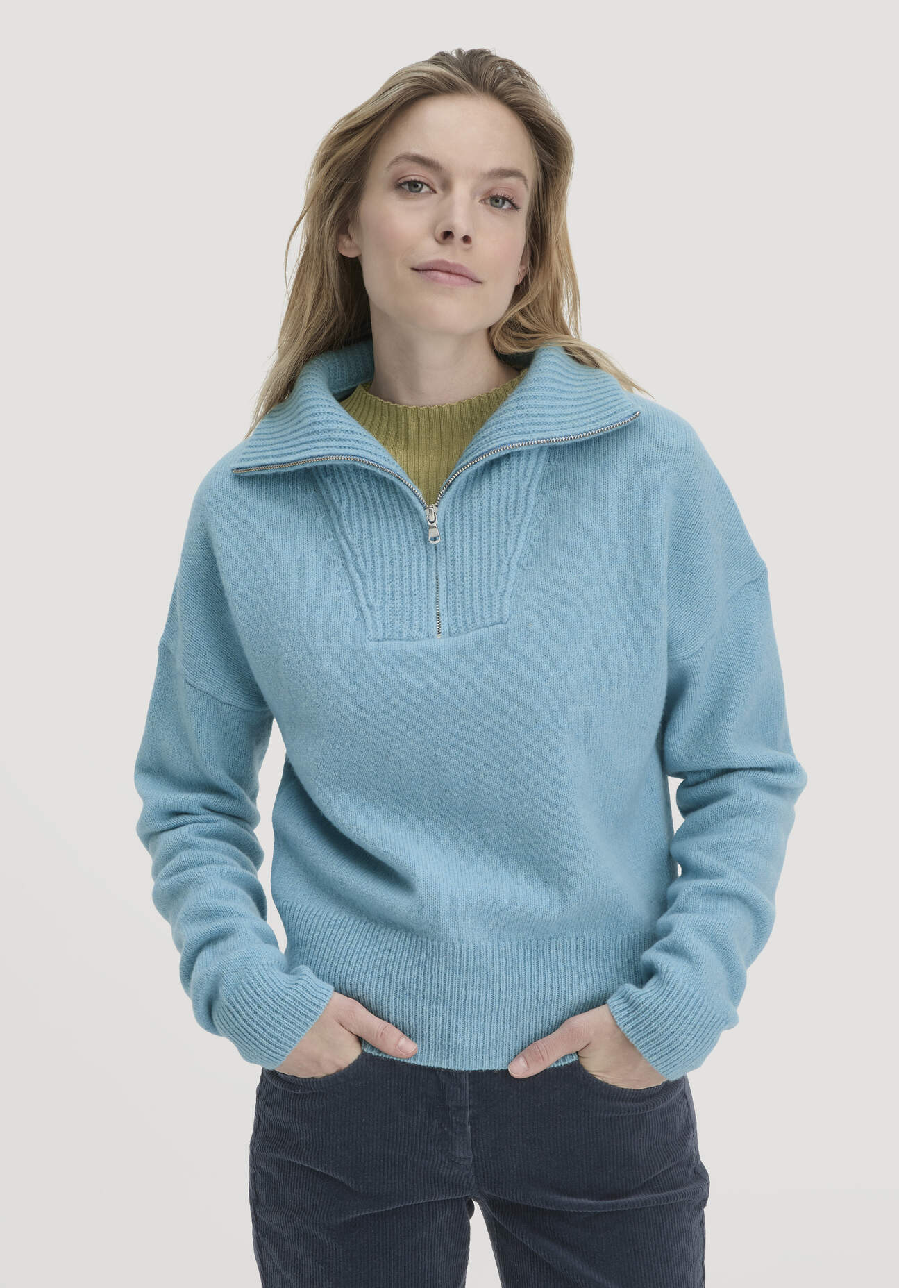 hessnatur Damen Strick Troyer BETTER RECYCLING Relaxed aus Bio-Merinowolle - blau Größe L
