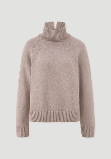 Relaxed knit sweater made from organic merino wool with organic cotton