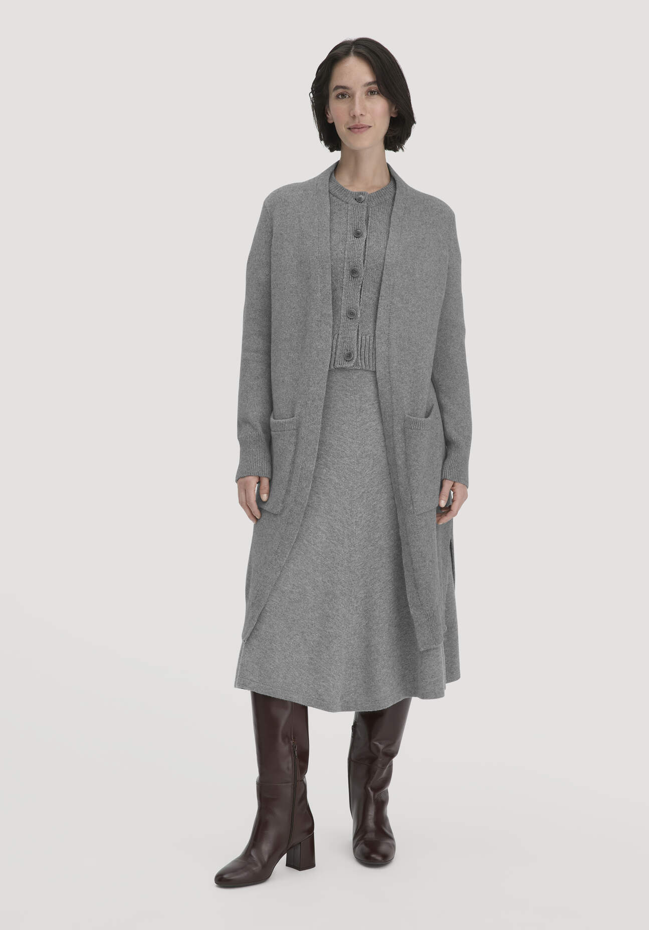 hessnatur Damen Strick Jacke Relaxed aus Bio-Schurwolle mit Bio-Baumwolle - grau Größe XL