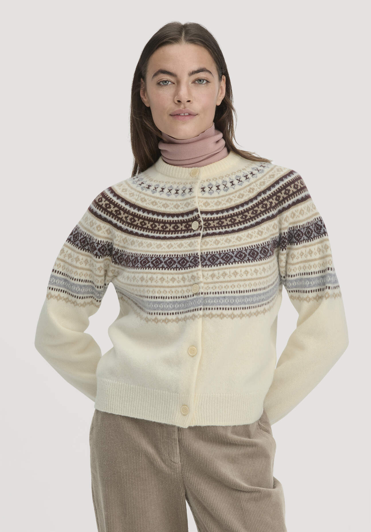 hessnatur Damen Strick Jacke Relaxed BETTER RECYCLING aus Bio-Schurwolle - beige Größe S