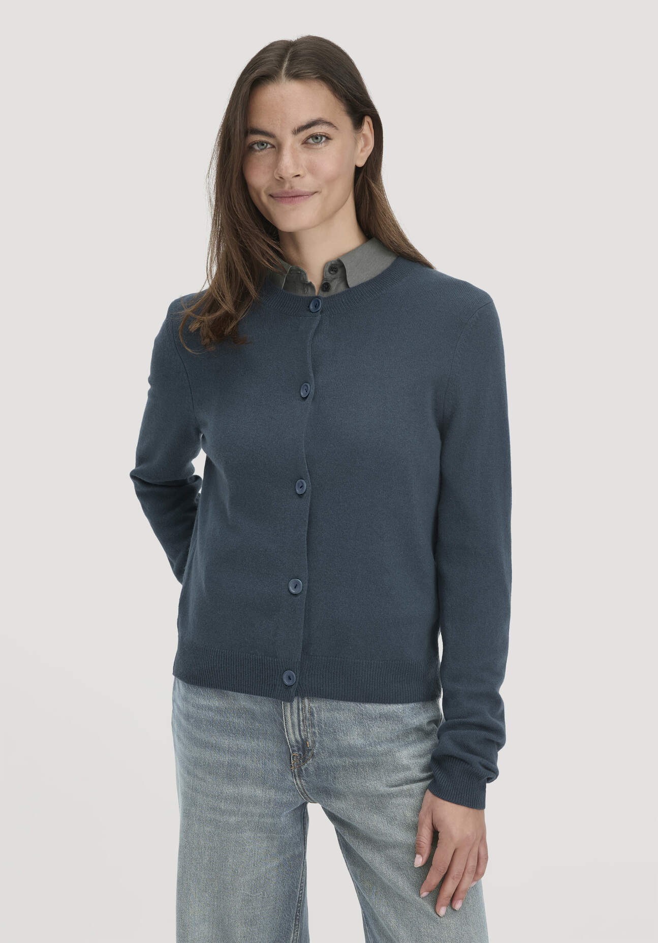 hessnatur Damen Strick Jacke Regular aus Bio-Merinowolle mit Cashmere - blau Größe L