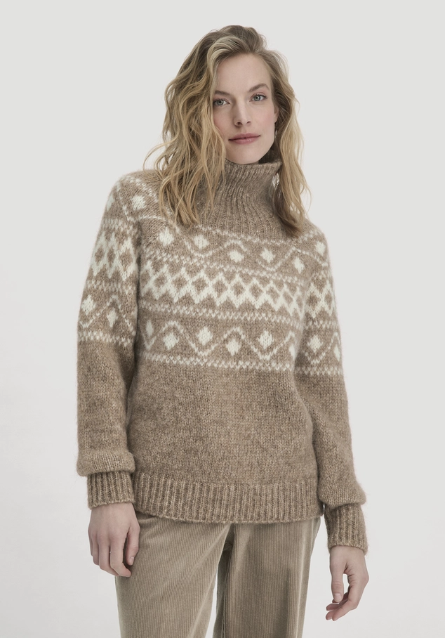 Relaxed knit sweater made of alpaca with organic cotton