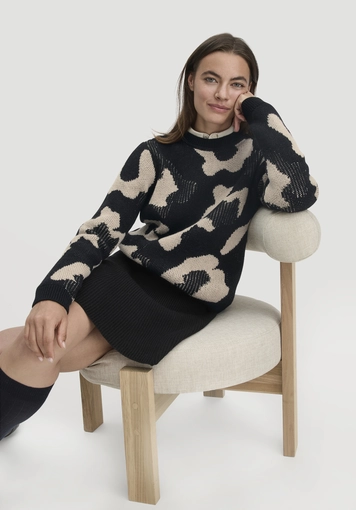 Relaxed knitted pullover made from organic cotton and organic merino wool - 4