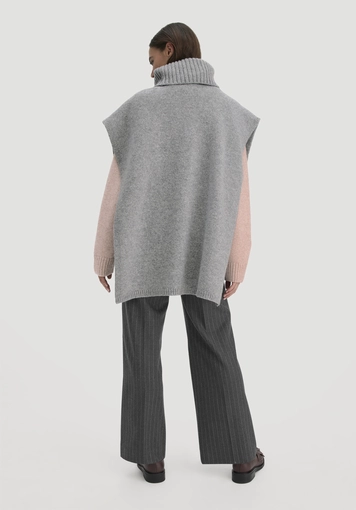 Strick Poncho Pullover Oversize BETTER RECYCLING aus reiner Bio-Merinowolle - 1