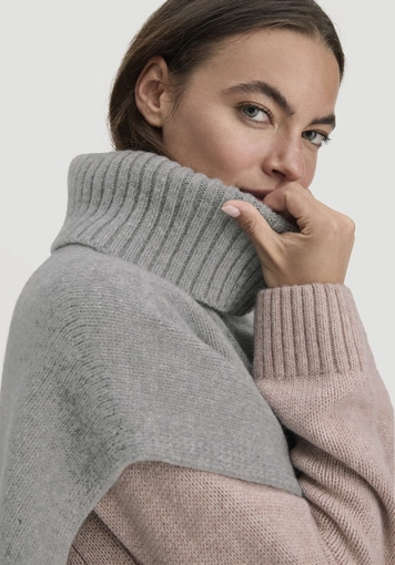 Strick Poncho Pullover Oversize BETTER RECYCLING aus reiner Bio-Merinowolle - 2