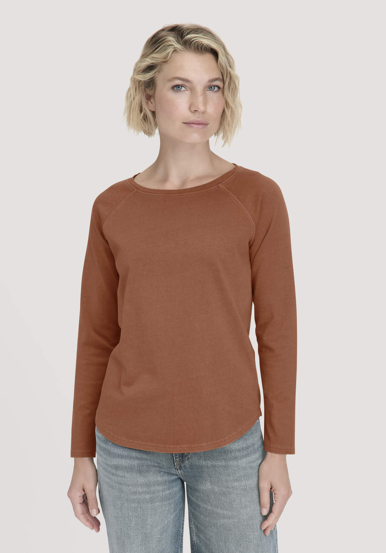 hessnatur Damen Longsleeve Relaxed aus Bio-Baumwolle - braun Größe 34