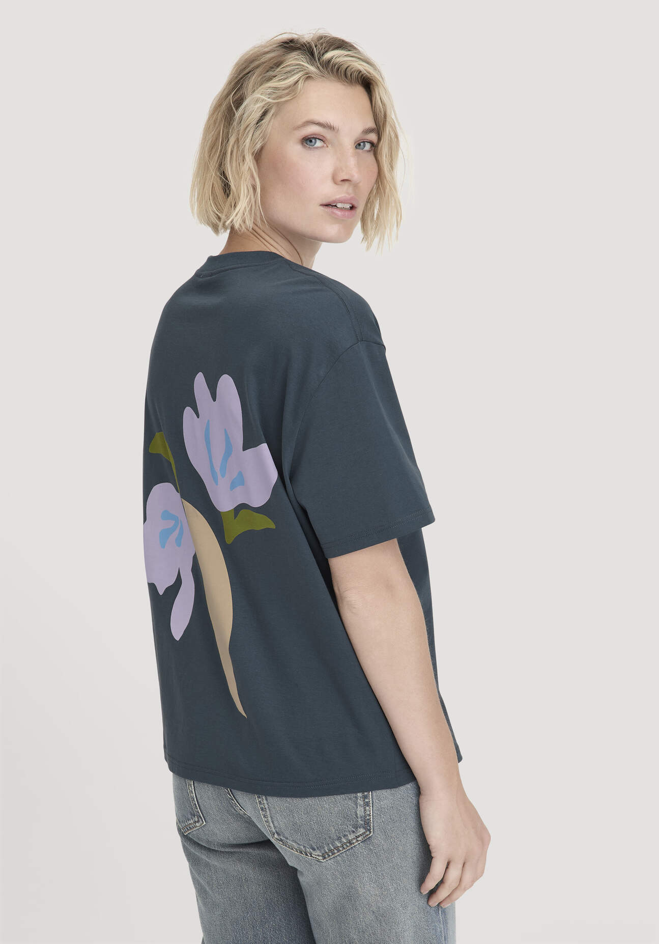 hessnatur Damen Print T-Shirt Oversize aus Bio-Baumwolle - blau Größe 48