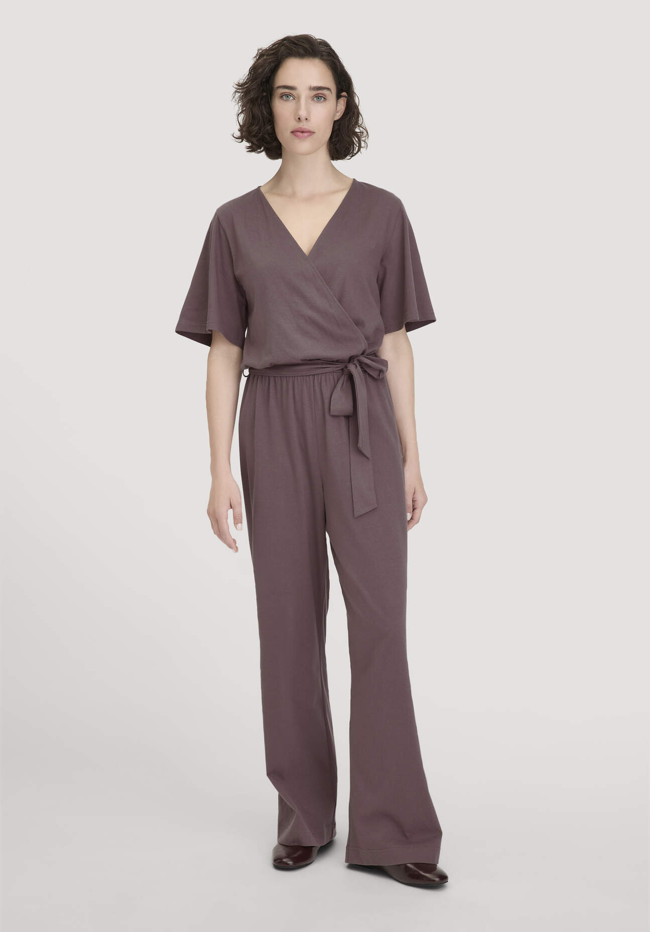 hessnatur Damen Jersey Overall Regular in reiner Bio-Baumwolle - lila Größe 46