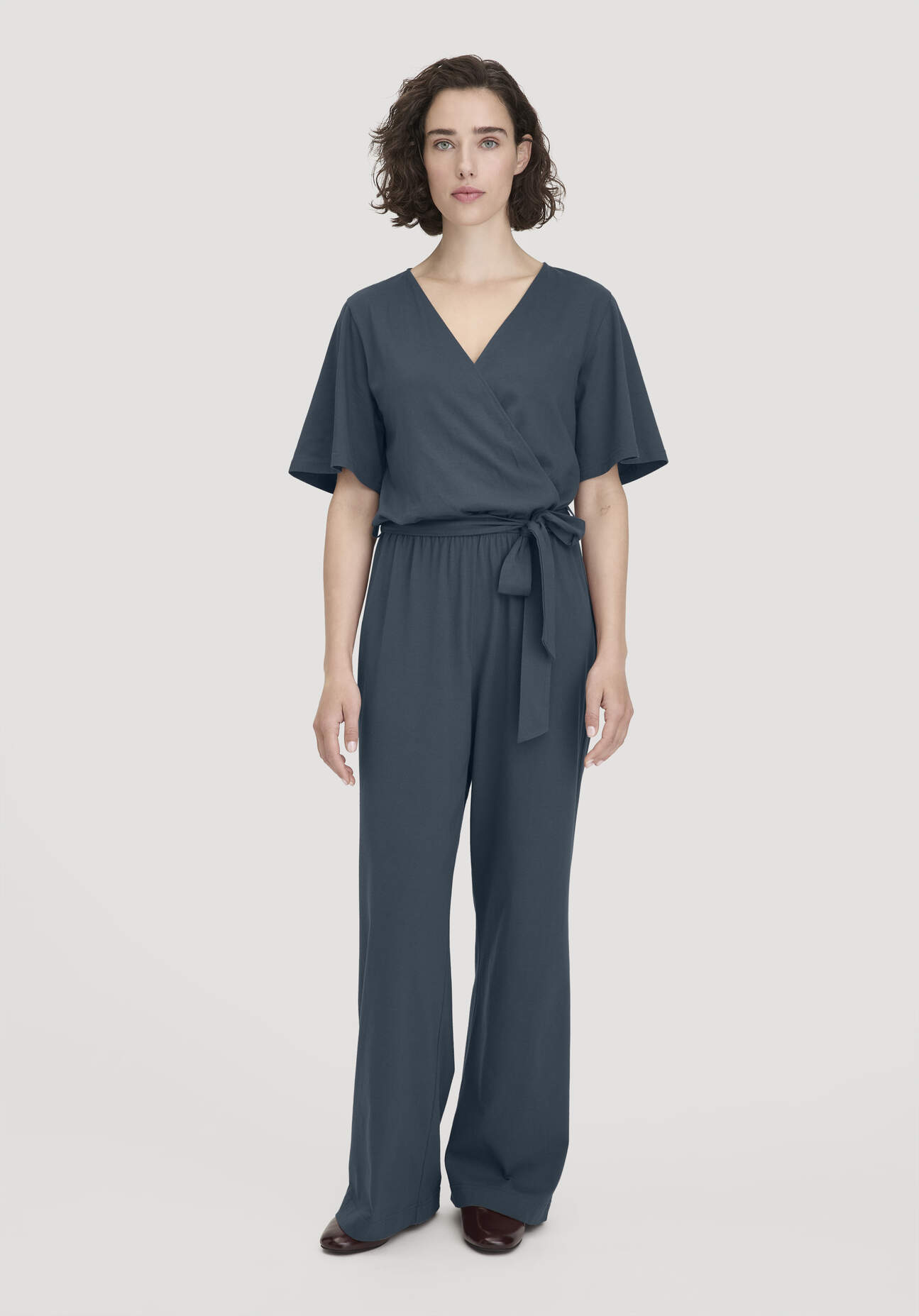 hessnatur Damen Jersey Overall Regular in reiner Bio-Baumwolle - blau Größe 46