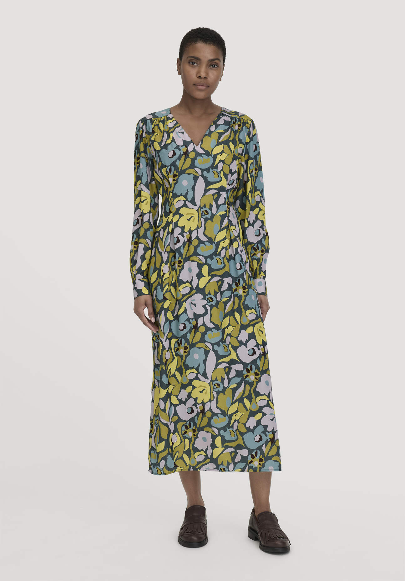 hessnatur Damen Kleid Knöchellang Regular aus LENZING™ ECOVERO™ Satin - blau Größe 48