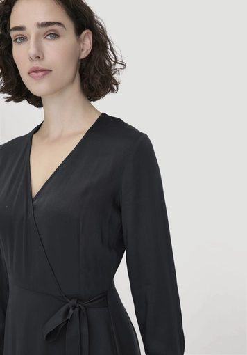 Ankle-length regular wrap dress made of pure LENZING™ ECOVERO™ viscose - 2