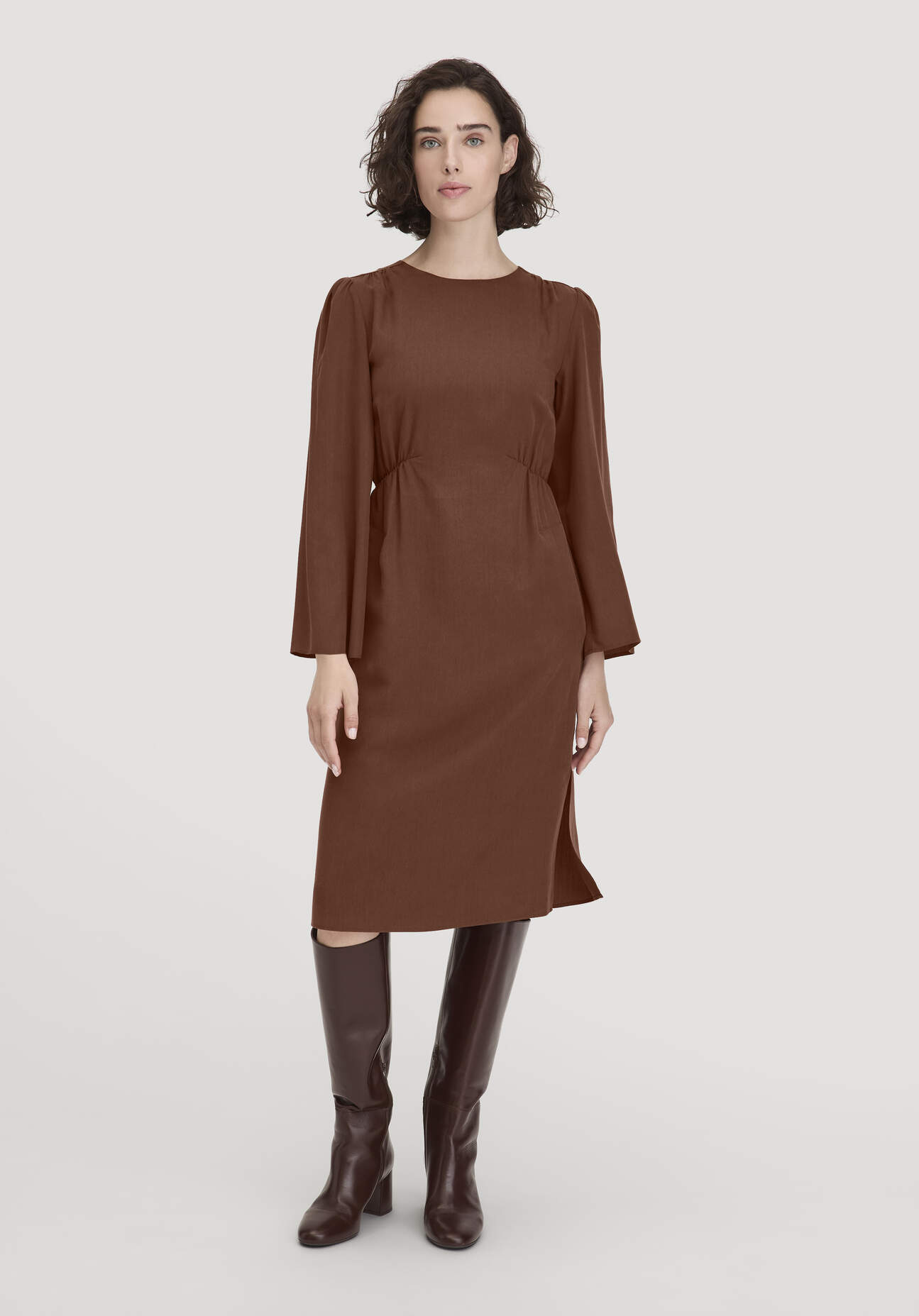 hessnatur Damen Kleid Kniebedeckend aus TENCEL™ Lyocell - braun Größe 34