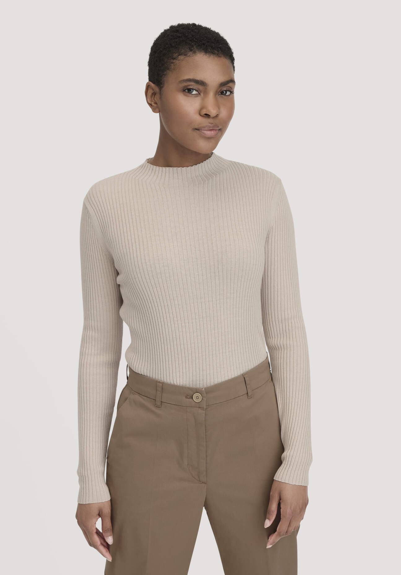 hessnatur Damen Strick Pullover Fitted aus TENCEL™ Lyocell mit Bio-Baumwolle - beige Größe M