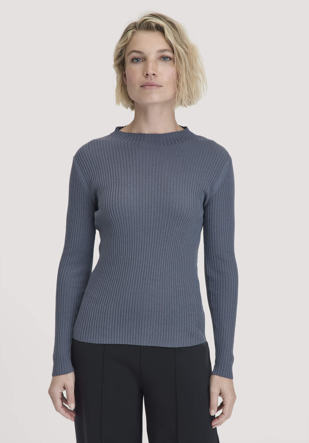 hessnatur Damen Strick Pullover Fitted aus TENCEL™ Lyocell mit Bio-Baumwolle - blau Größe XS