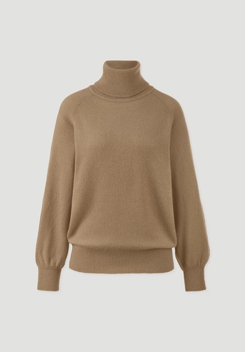 Relaxed BETTER RECYCLING turtleneck sweater made from pure cashmere