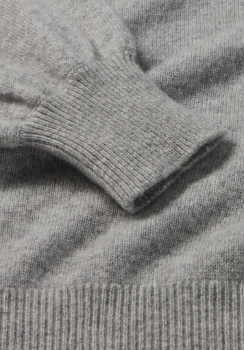 Relaxed BETTER RECYCLING turtleneck sweater made from pure cashmere - 6