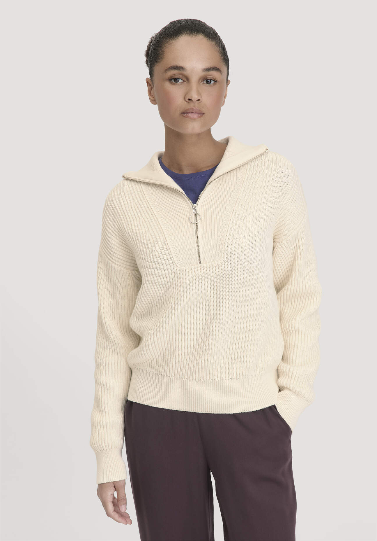 hessnatur Damen Strick Troyer Relaxed aus Bio-Baumwolle - beige Größe S