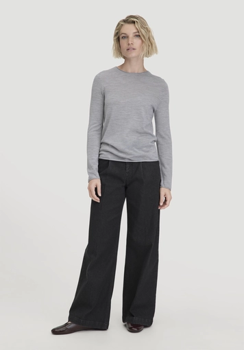 Regular knit sweater made from pure organic merino wool - 1