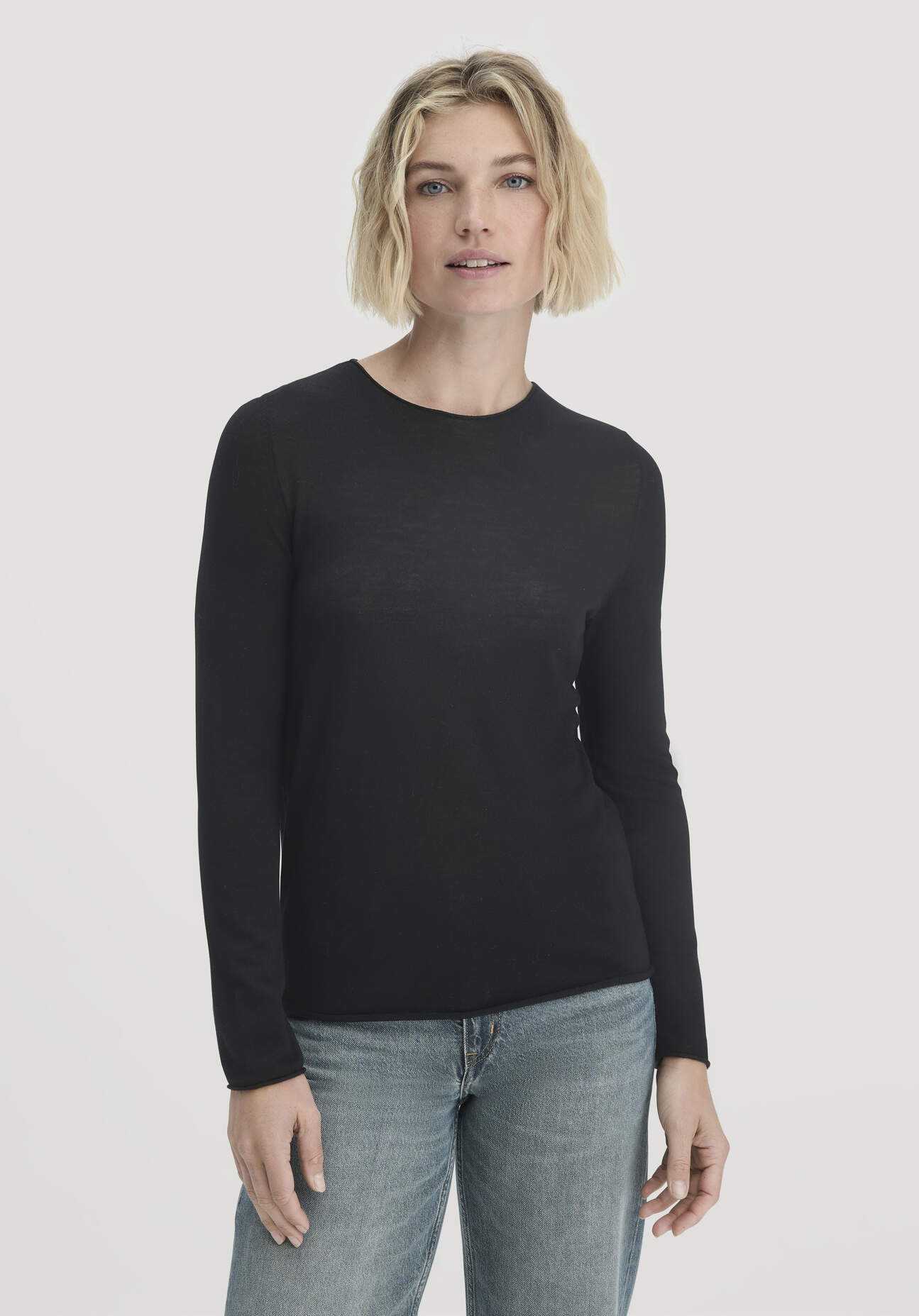 hessnatur Damen Strick Pullover Regular aus Bio-Merinowolle - schwarz Größe XS