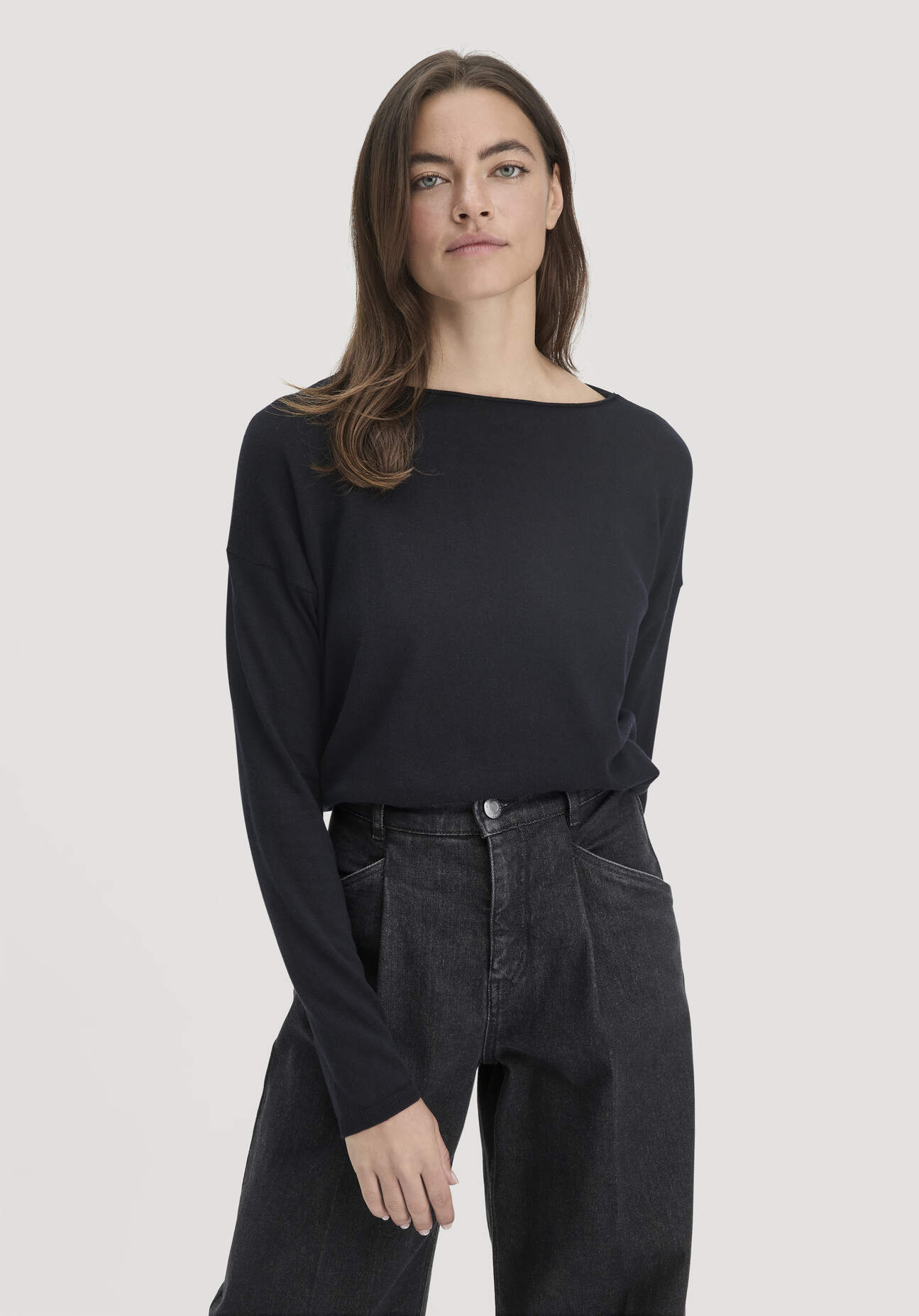 hessnatur Damen Strick Pullover Oversize aus TENCEL™ Lyocell mit Bio-Baumwolle - schwarz Größe M