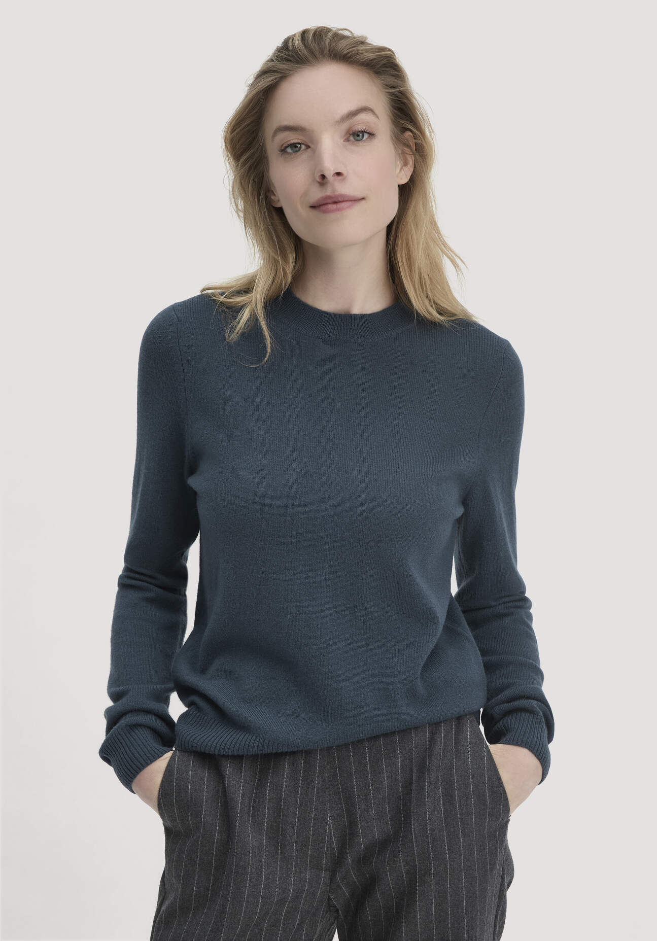 hessnatur Damen Strick Pullover Regular aus Bio-Merinowolle mit Cashmere - blau Größe S