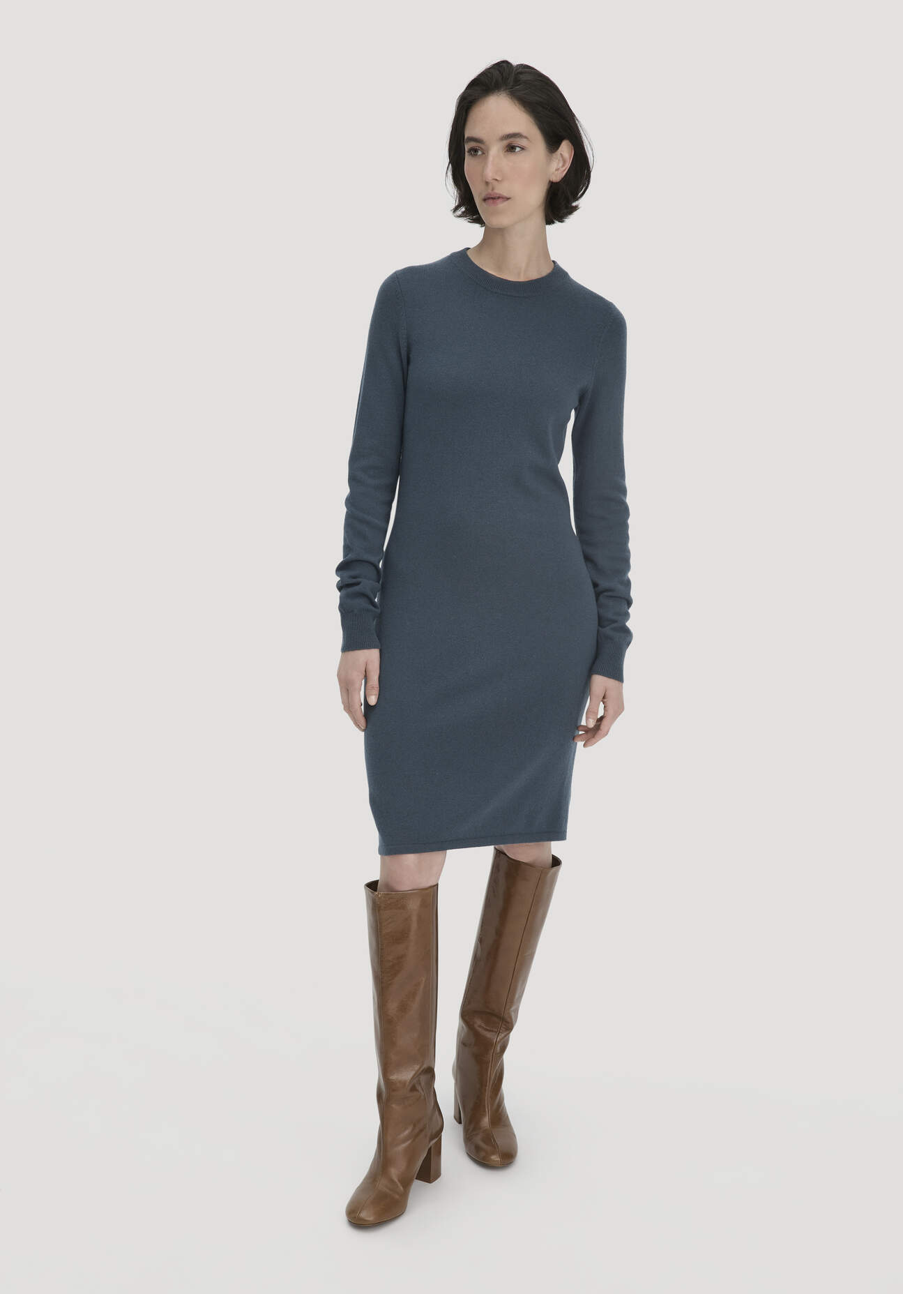hessnatur Damen Strick Kleid Regular aus Bio-Schurwolle mit Kaschmir - blau Größe XXL