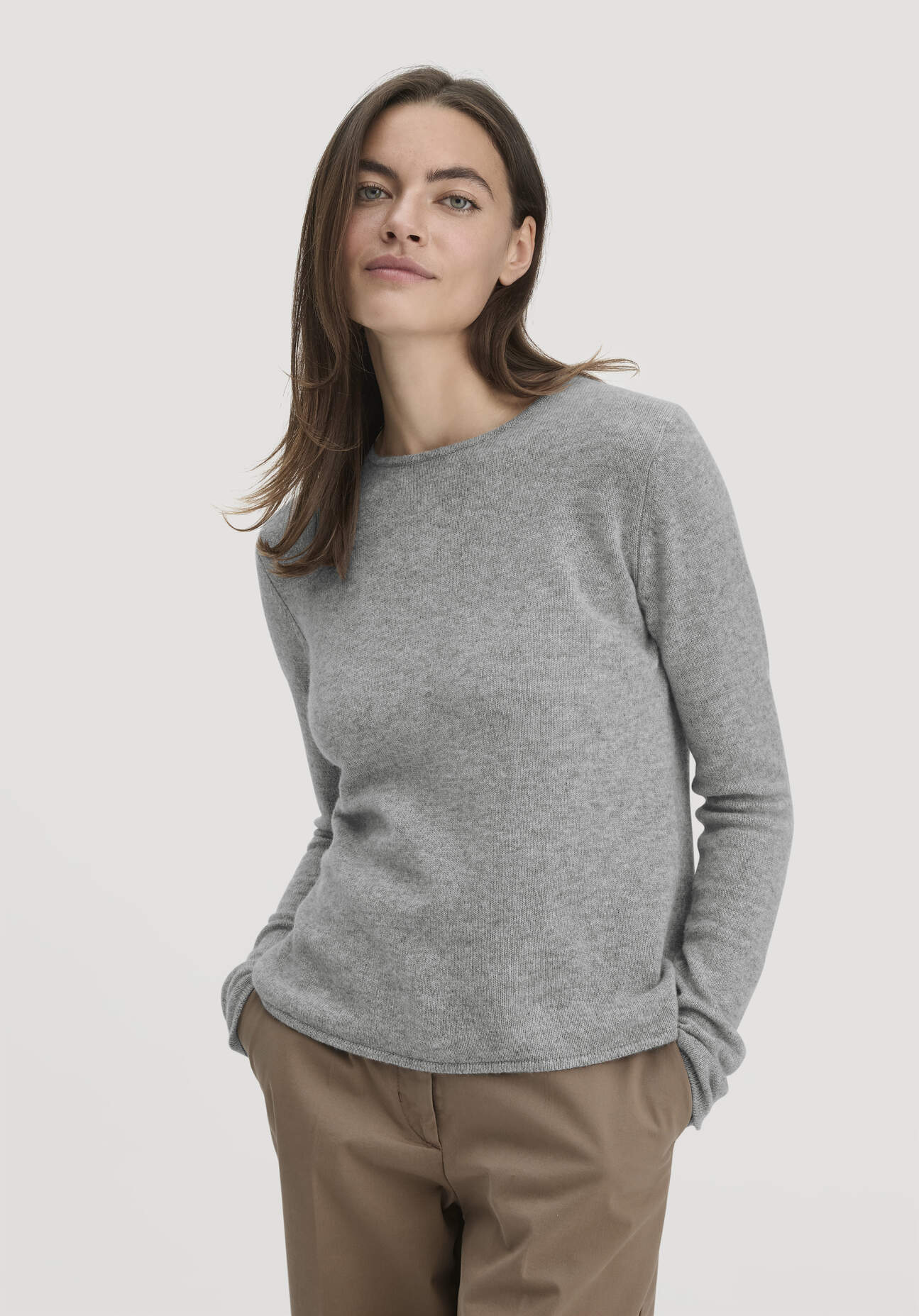 hessnatur Damen Strick Pullover Regular BETTER RECYCLING aus Kaschmir - grau Größe M