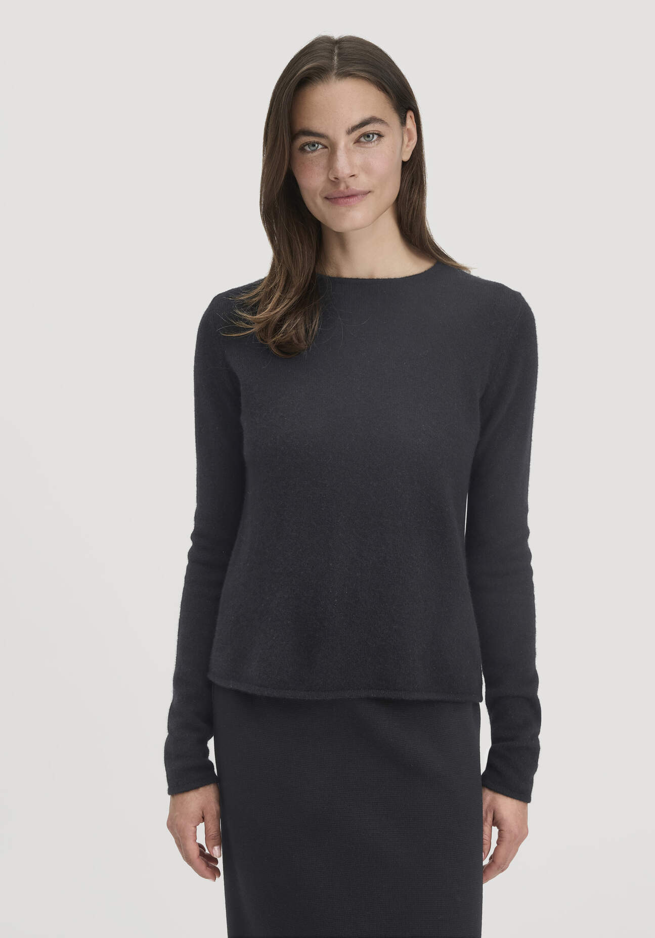 hessnatur Damen Strick Pullover Regular BETTER RECYCLING aus Kaschmir - schwarz Größe M