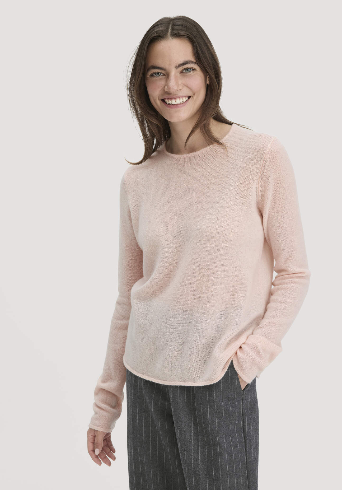 hessnatur Damen Strick Pullover Regular BETTER RECYCLING aus Kaschmir - rosa Größe L
